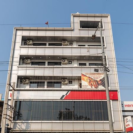 Hotel De Luxe Basai Road Gurgáon Kültér fotó