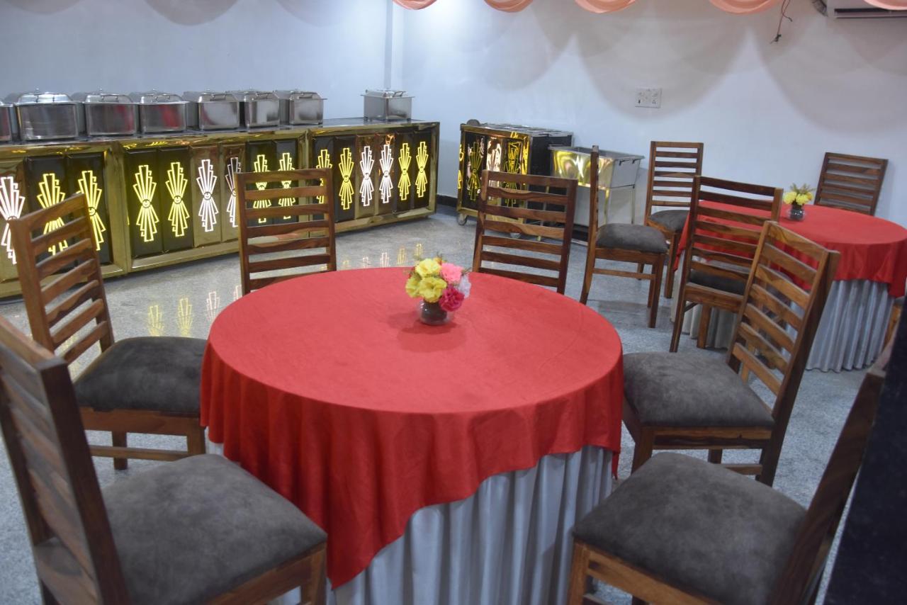 Hotel De Luxe Basai Road Gurgáon Kültér fotó